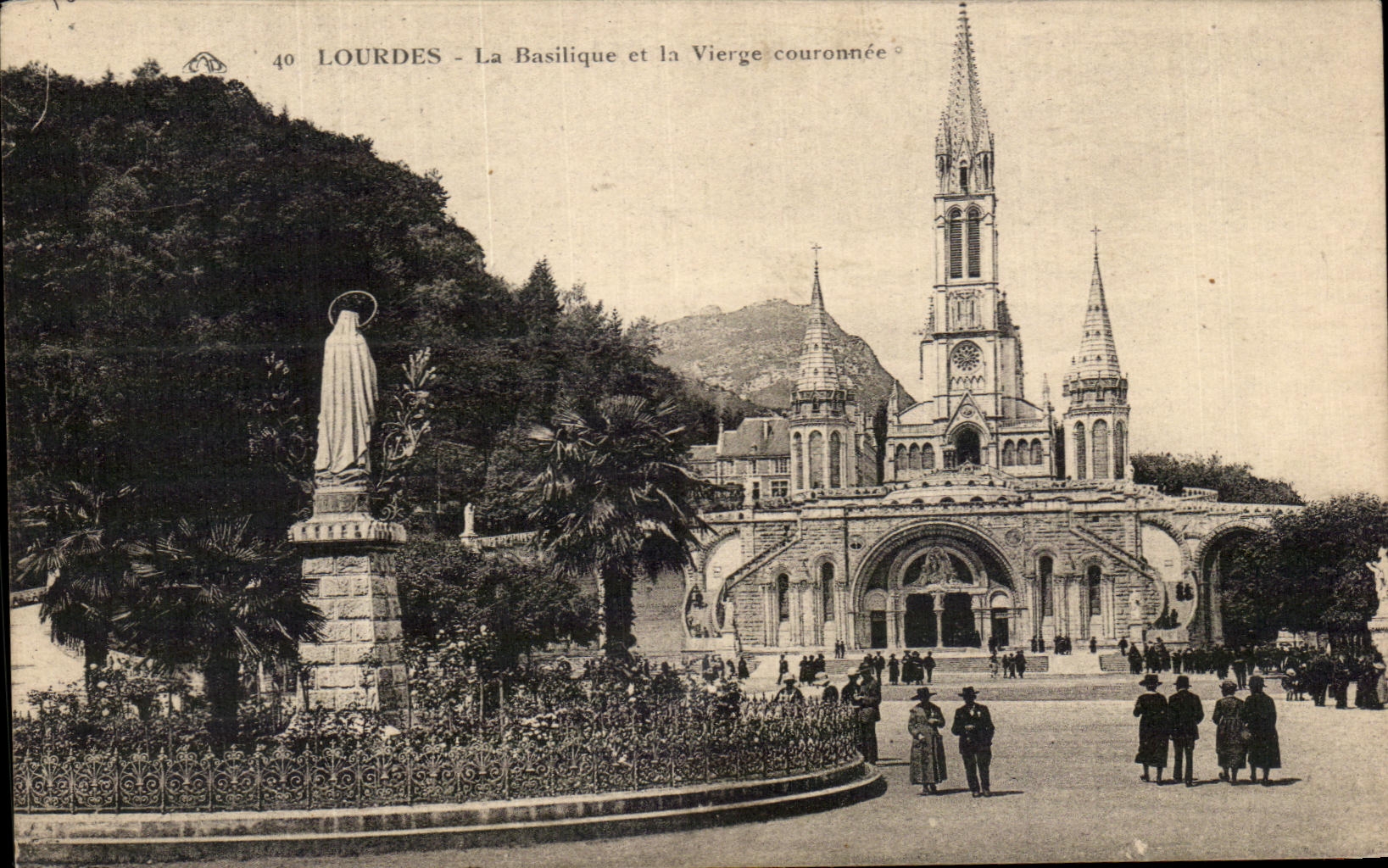 CPA Lourdes the Basilica and the Virgin couronnee