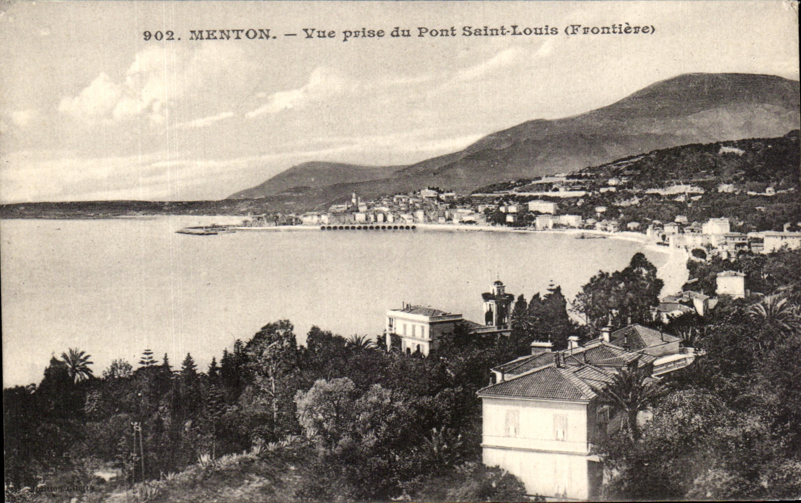 CPA Menton Seen from of the Holy Bridge Louis