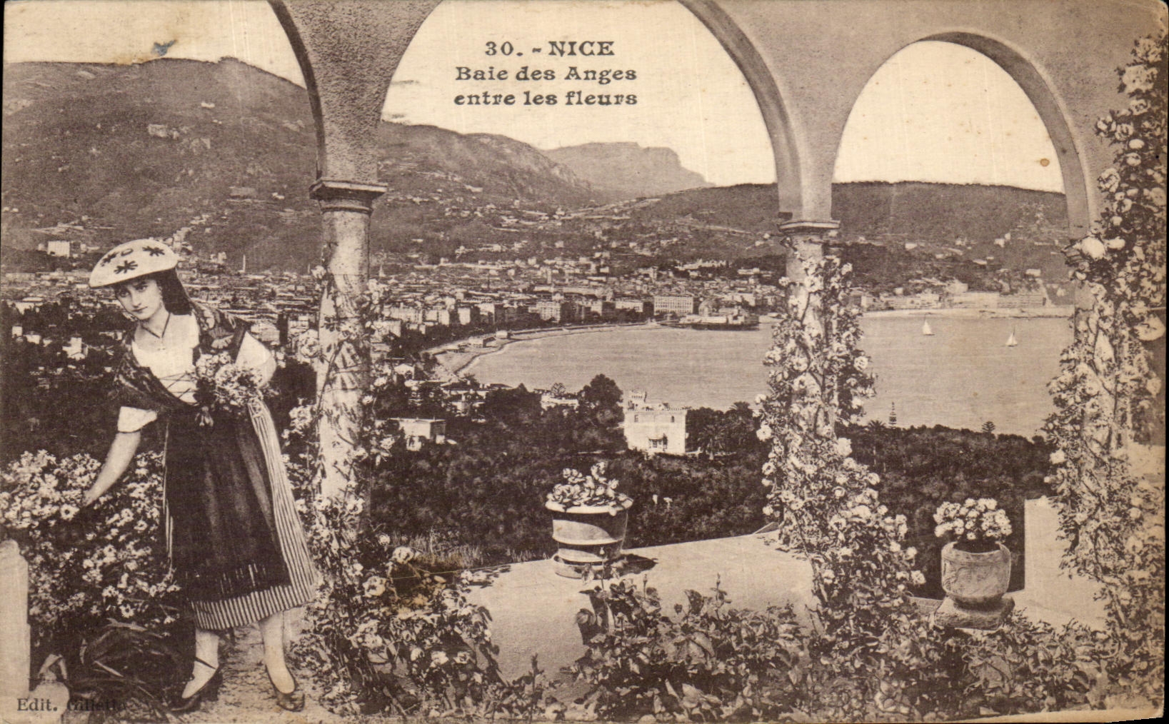 Bahia de CPA Niza de los angeles entre las flores