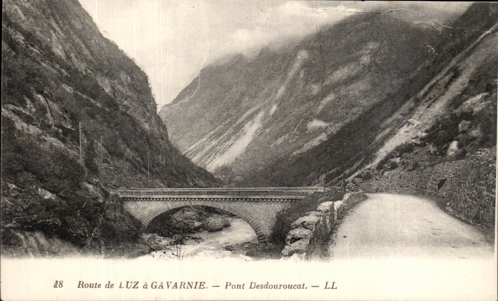 CPA Route of Luz has Gavarnie Pont Desdouroucat