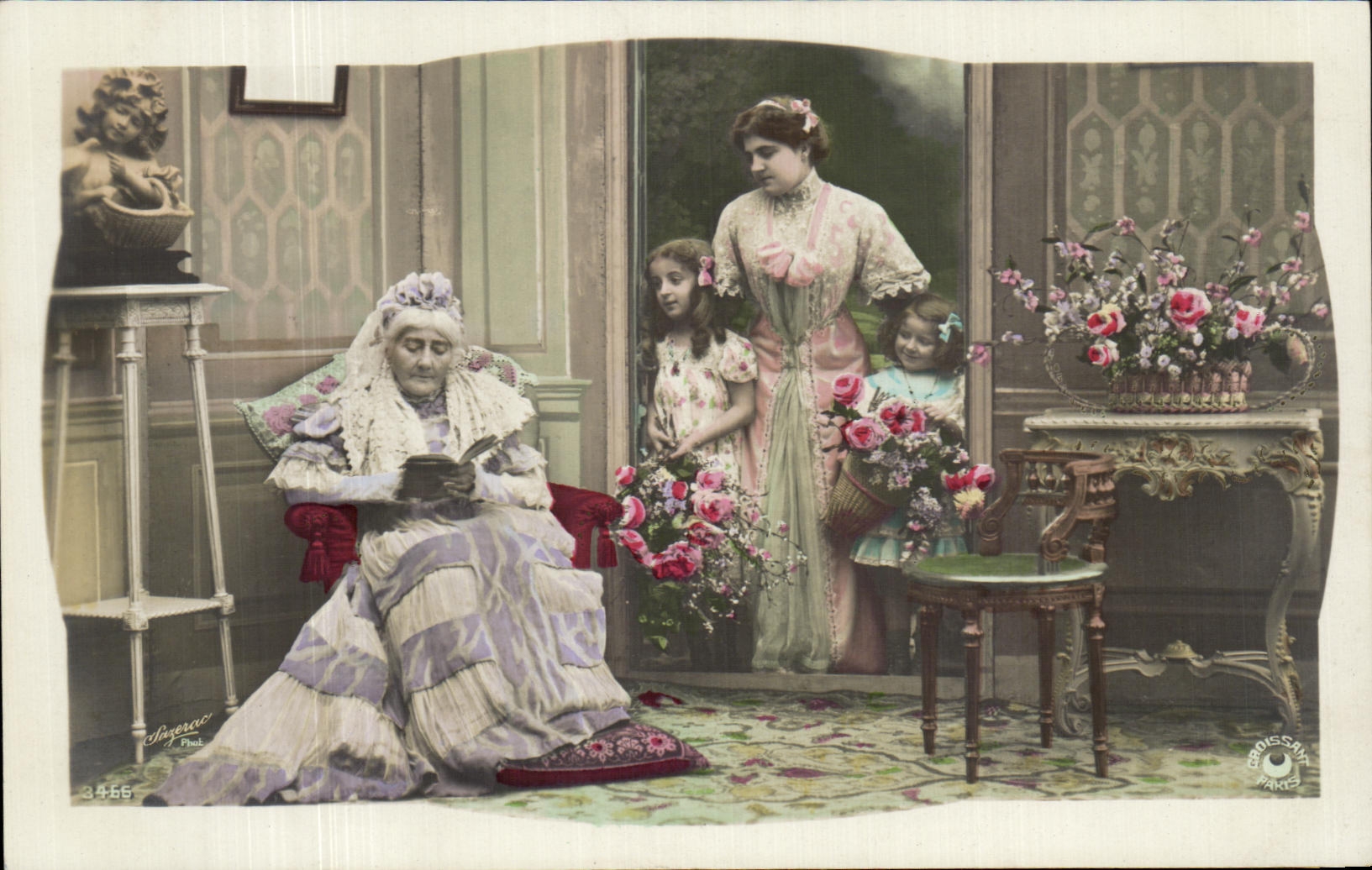 Mujer mayor y ninos de la fantasia de CPA