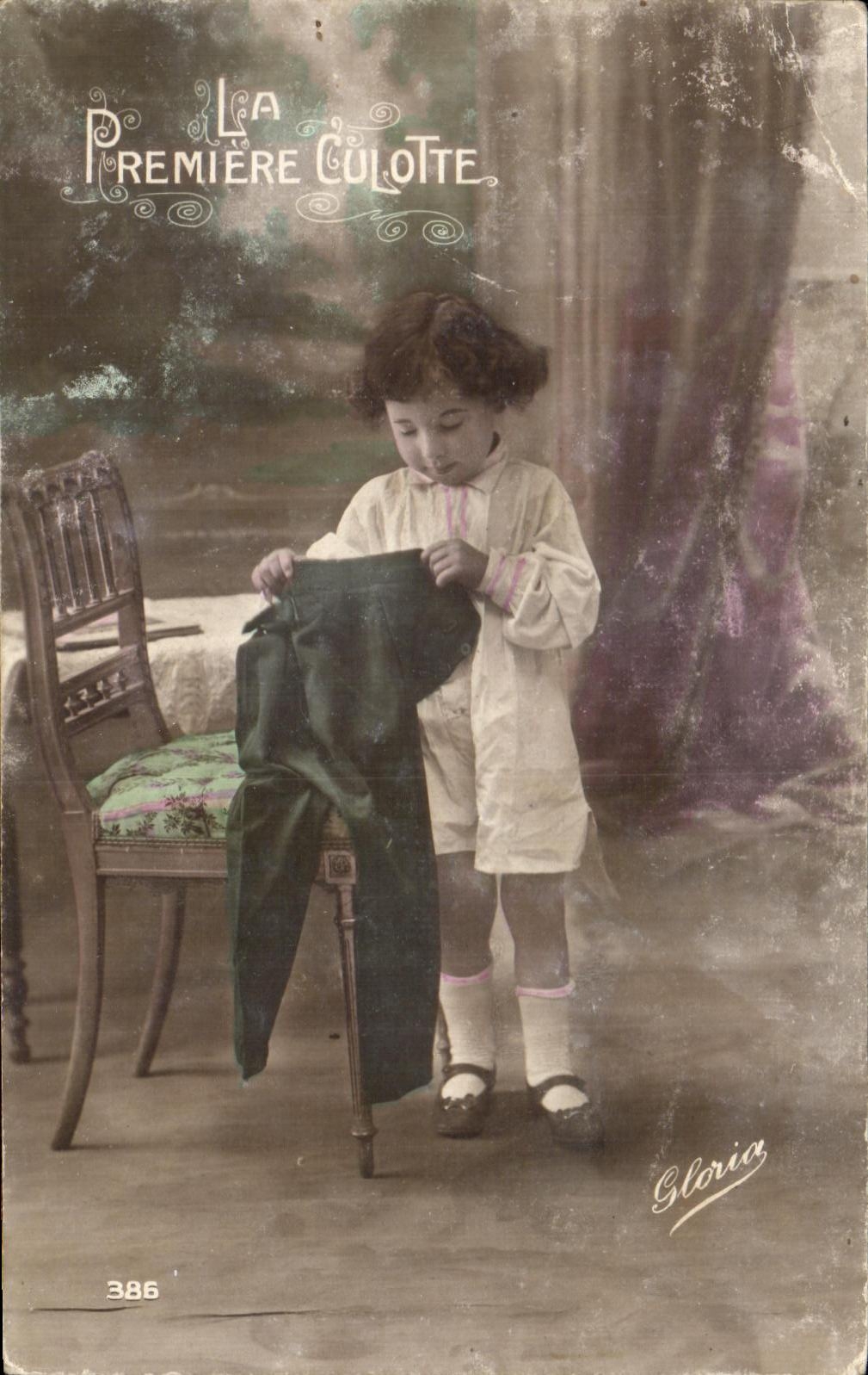 Traseros del muchacho del nino de la fantasia de CPA primeros