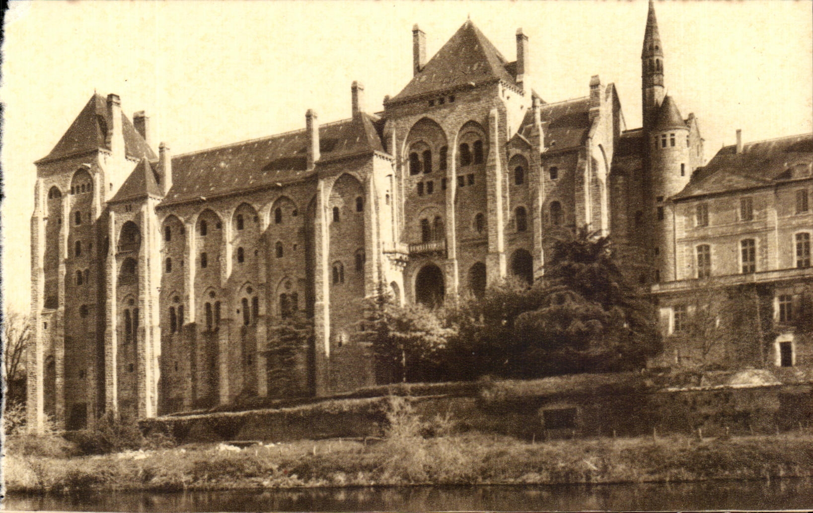 CPA Abbaye De Solesmes Batiments De Seen Of the iie Saint Clement