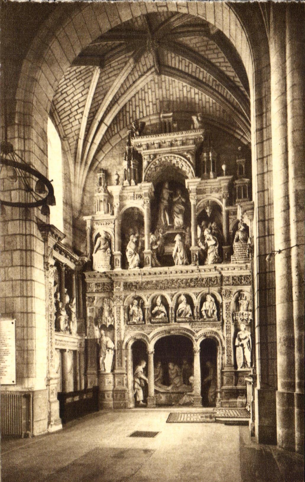 CPA Sainte De Solesmes La Chapelle Of Notre Dame Transpet De Left