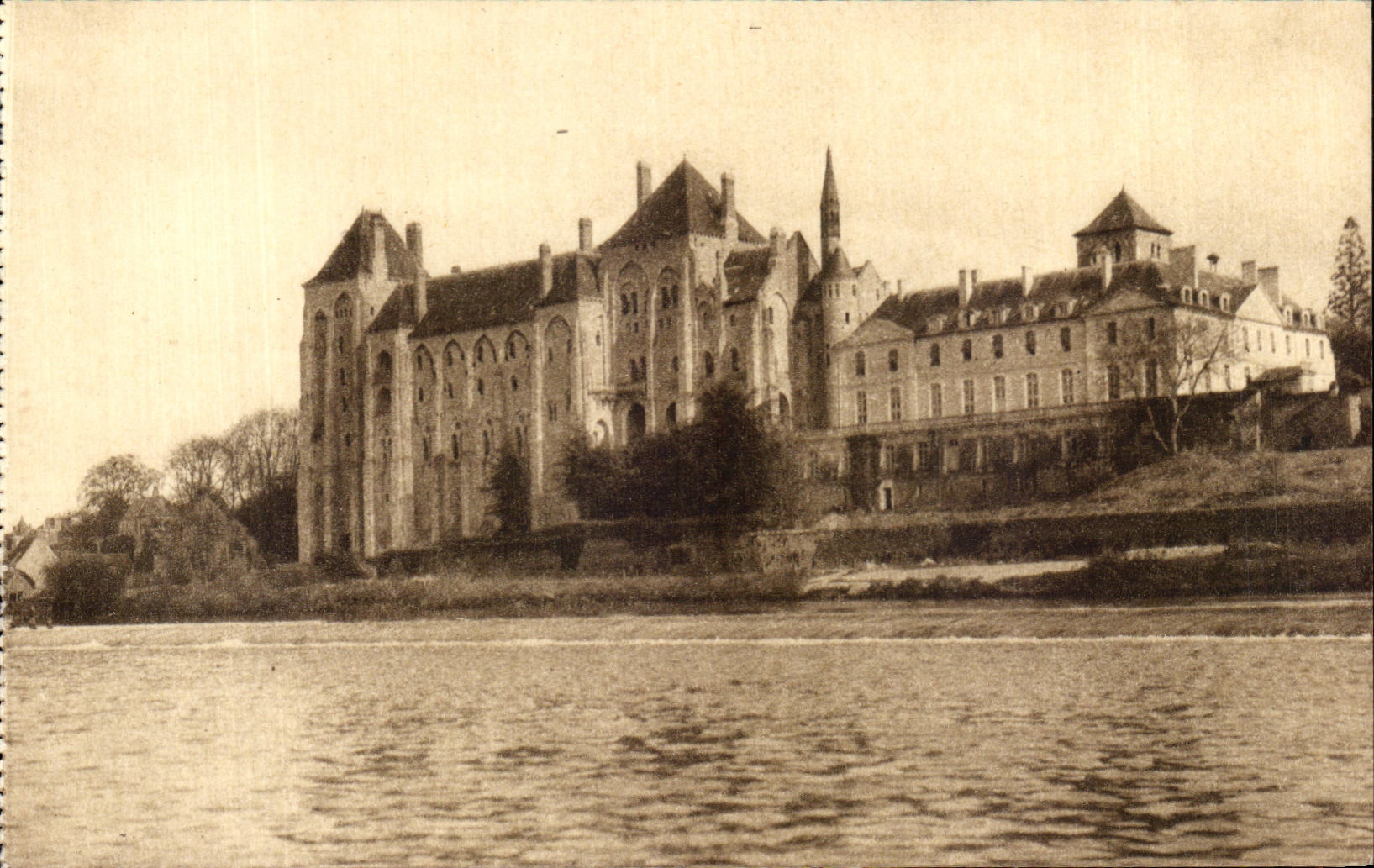 CPA Abbaye De Solesmes On the Stopping Of the Sarthe