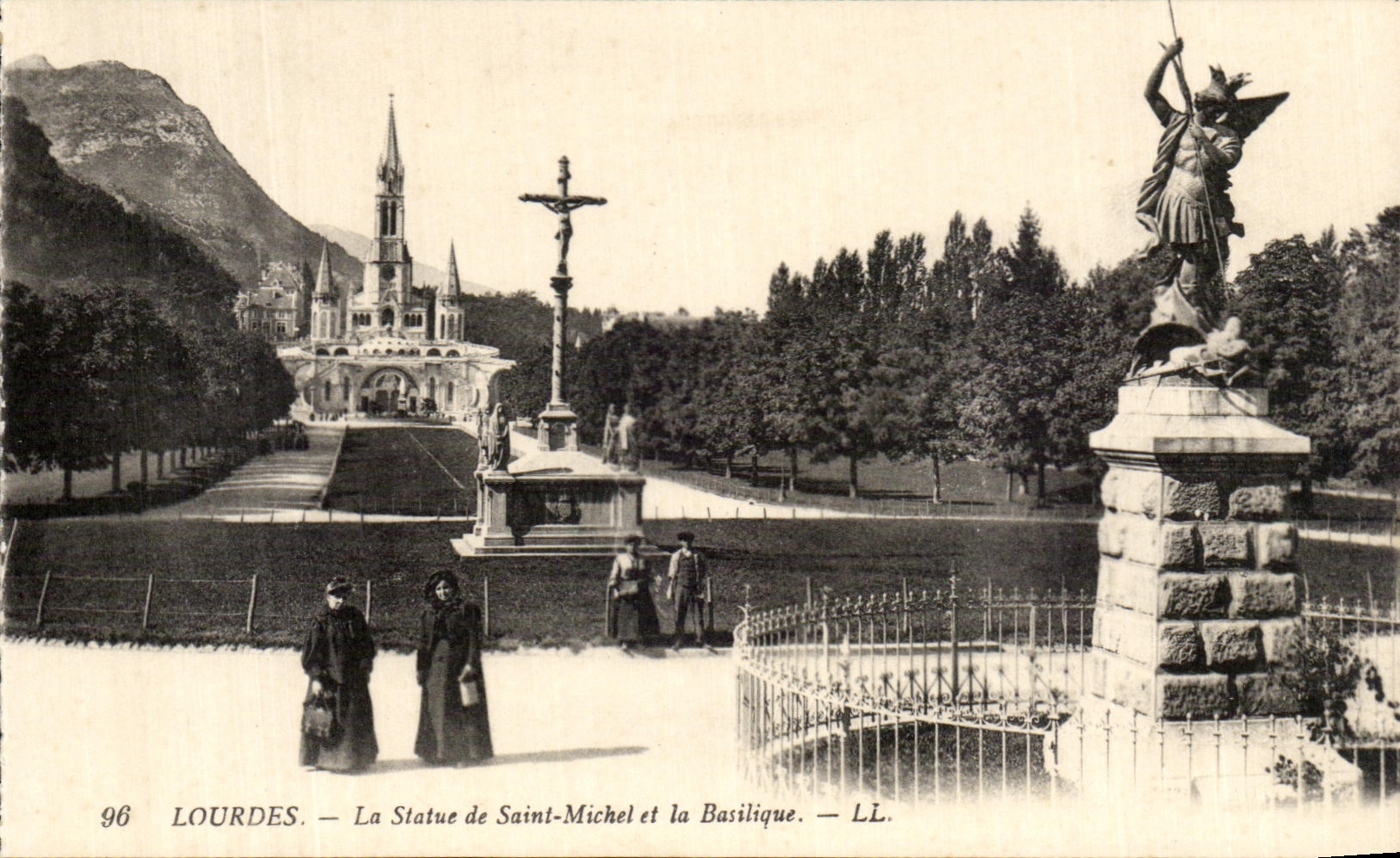 CPA Lourdes Statue De Saint Michel And the Basilica