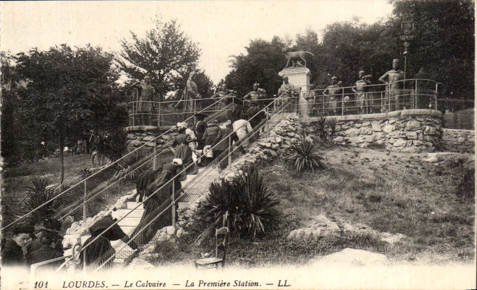 CPA Lourdes the Martyrdom the first station