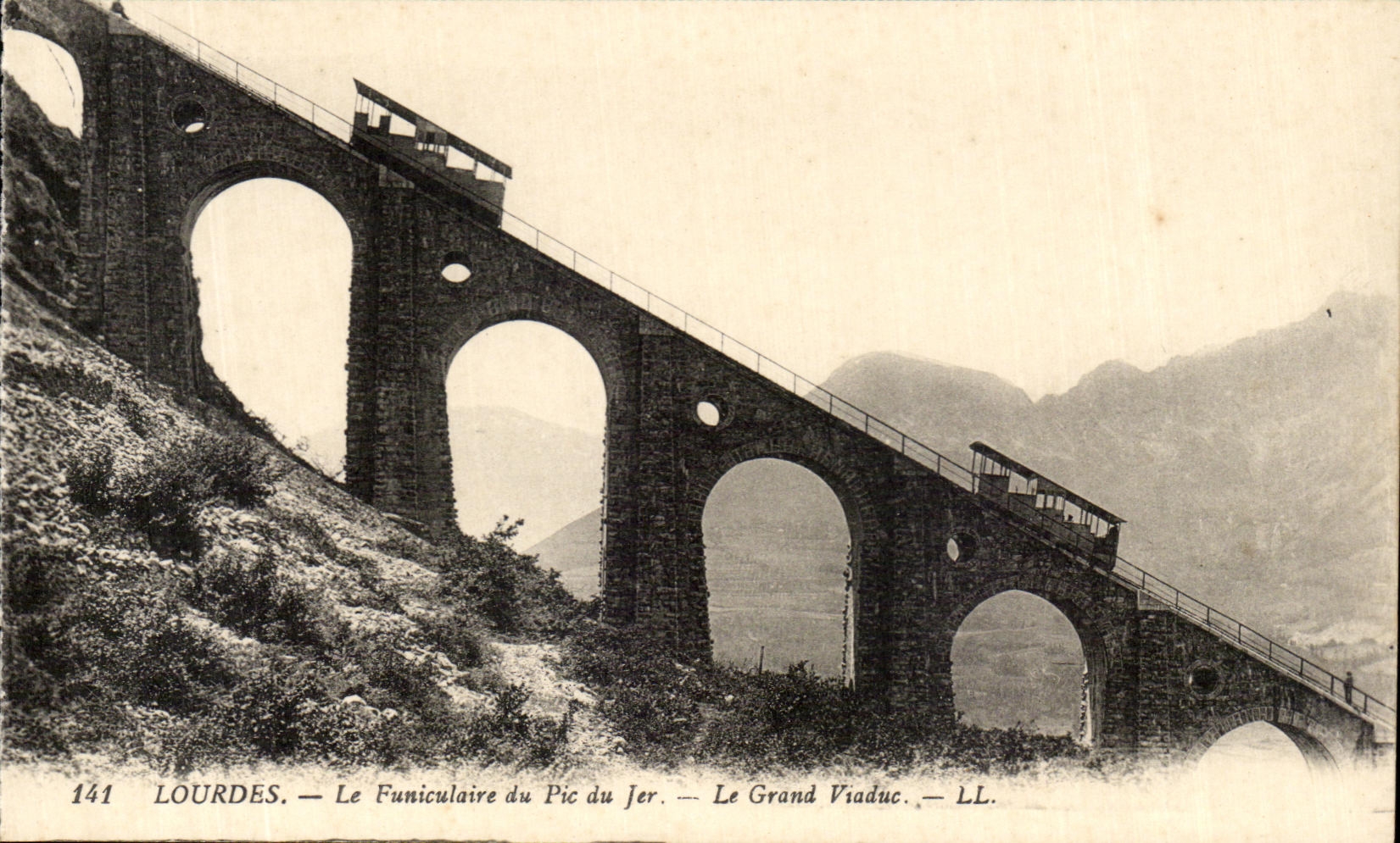 CPA Lourdes the Funicular of the peak of Jer the Large Viaduct