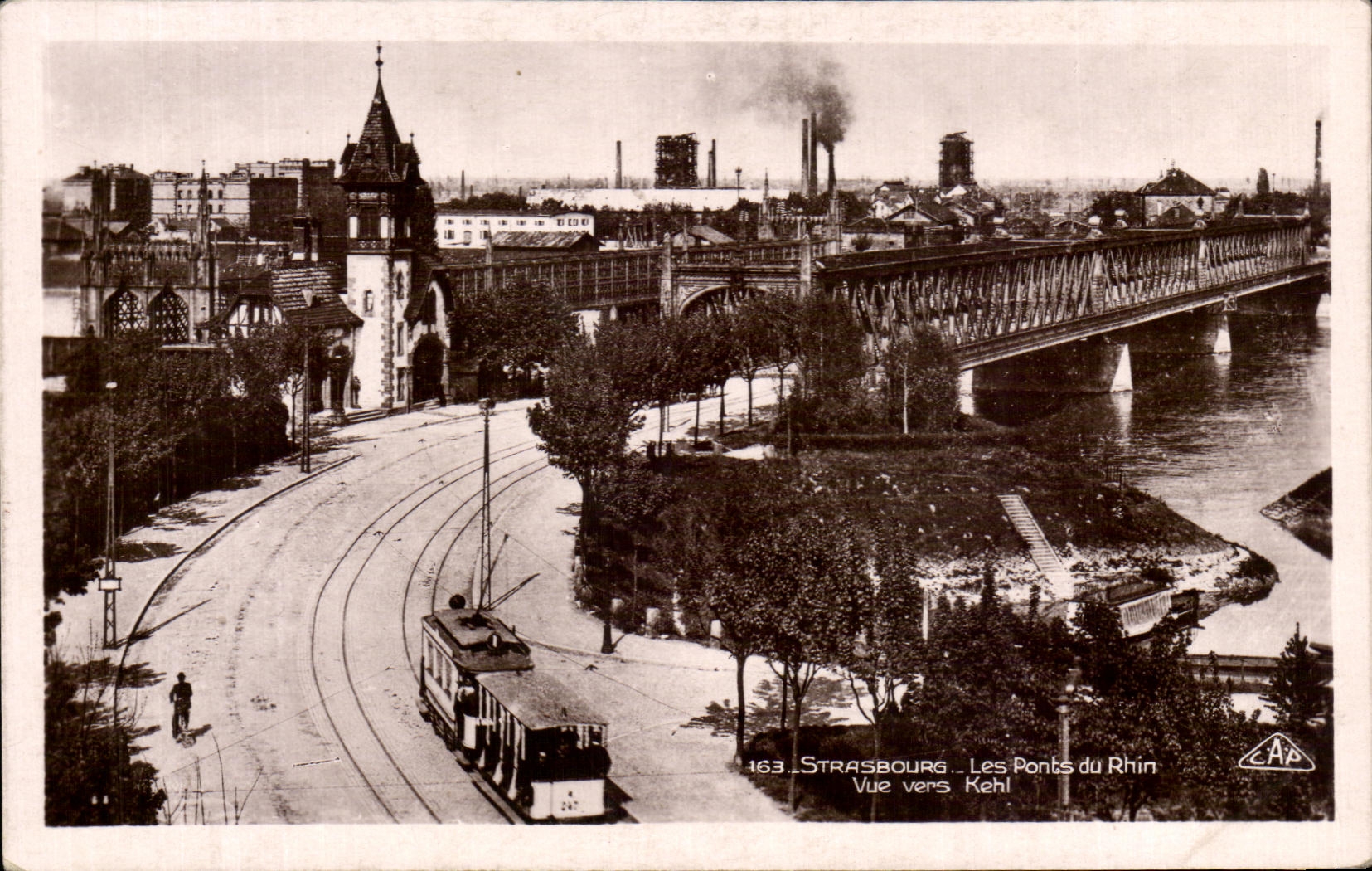 CPA Strasbourg Bridges of the Rhine seen towards Kehl
