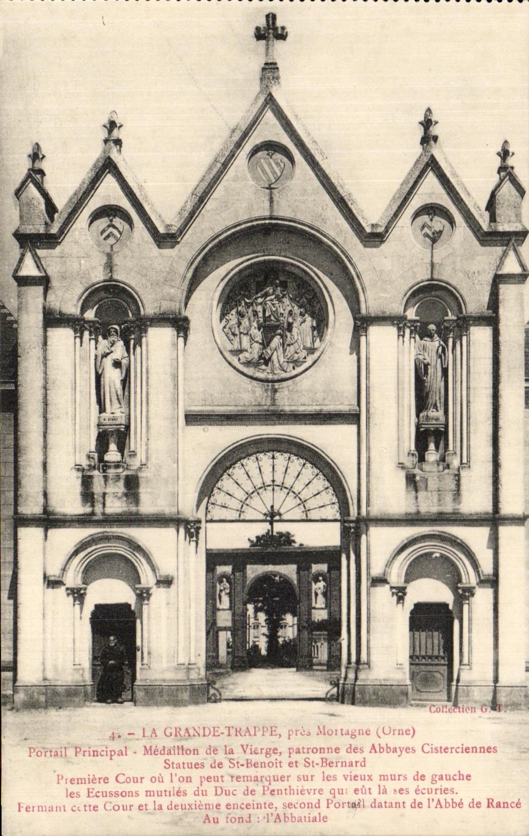 CPA La Grande Trappe Pres Mortagne Portail Principal Medaillon De La Vierge Patronne Des Abbayes Cisterciennes