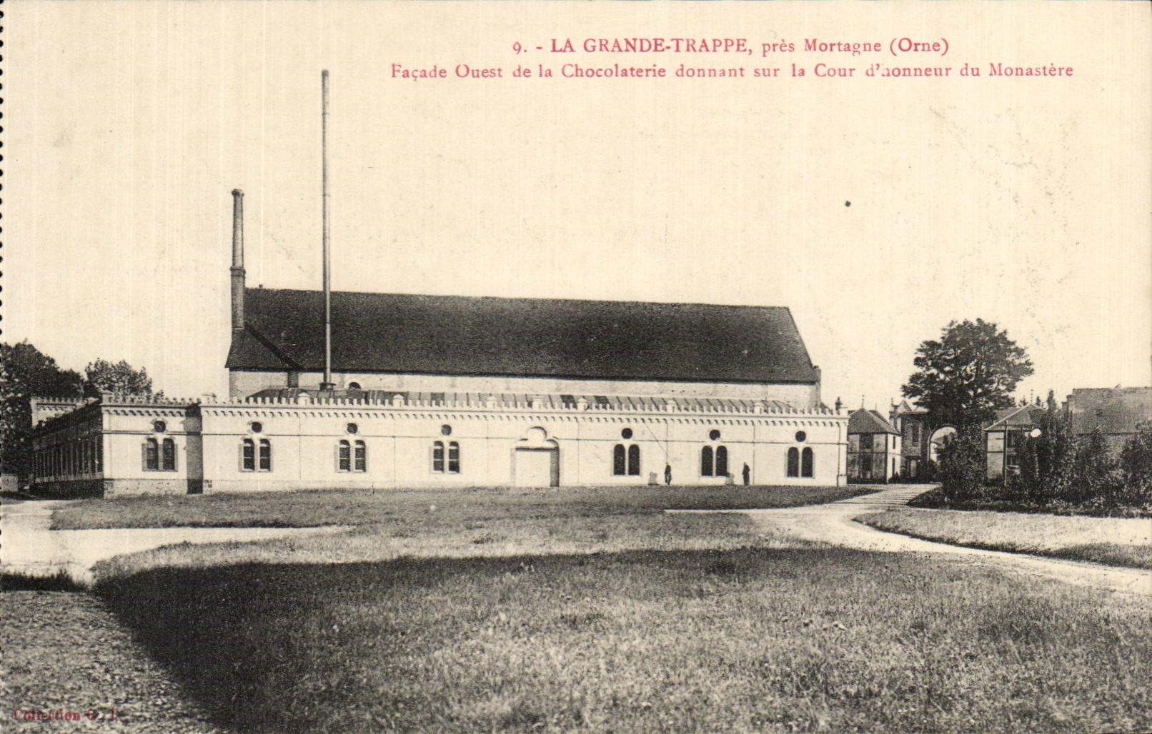 CPA La Grande Trappe Pres Mortague Facade Ouest De La Chocolaterie Donnant Sur La Cour d'honneur du monastere