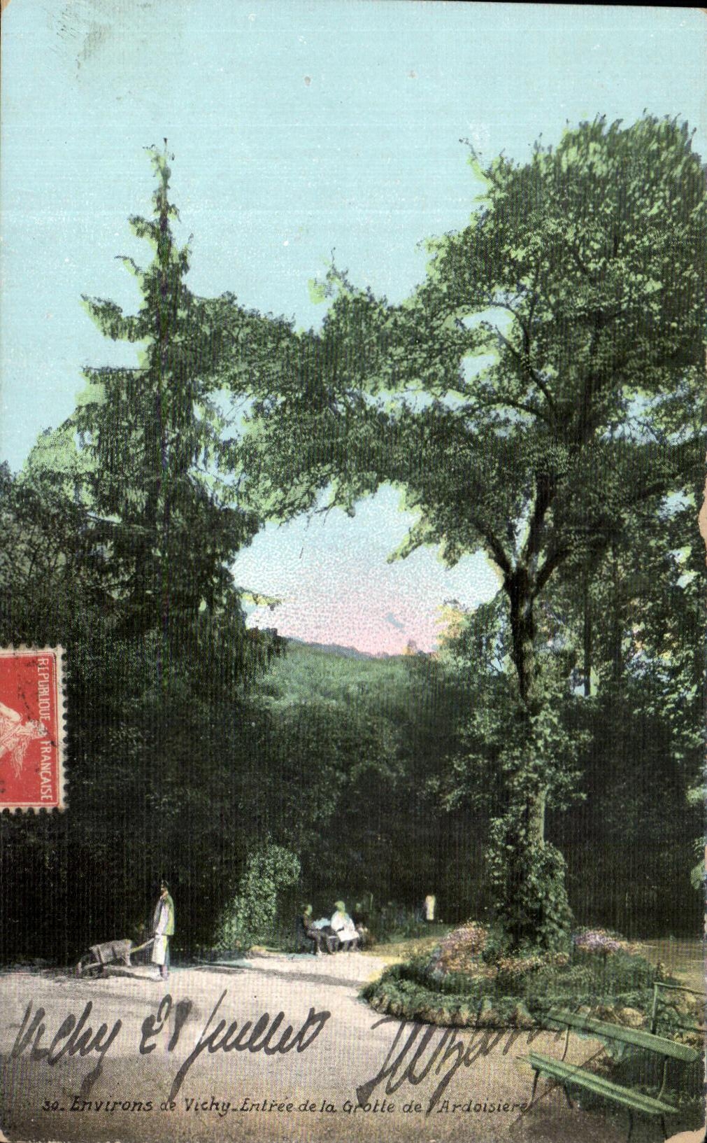 CPA Environs de Vichy Entree De La Grotte De l'Ardoisiere