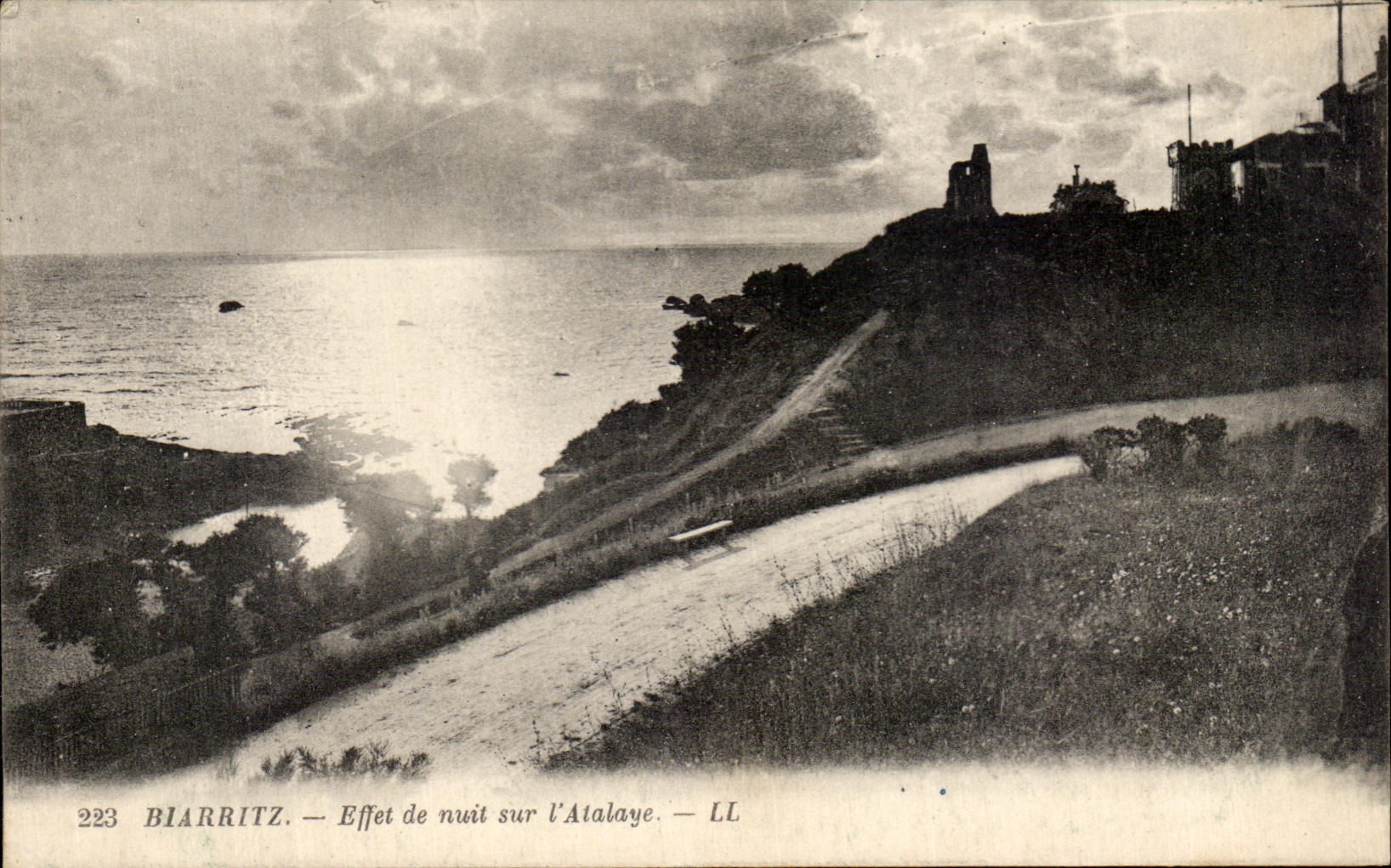 CPA Biarritz Effet De Nuit Sur L'Atalaye