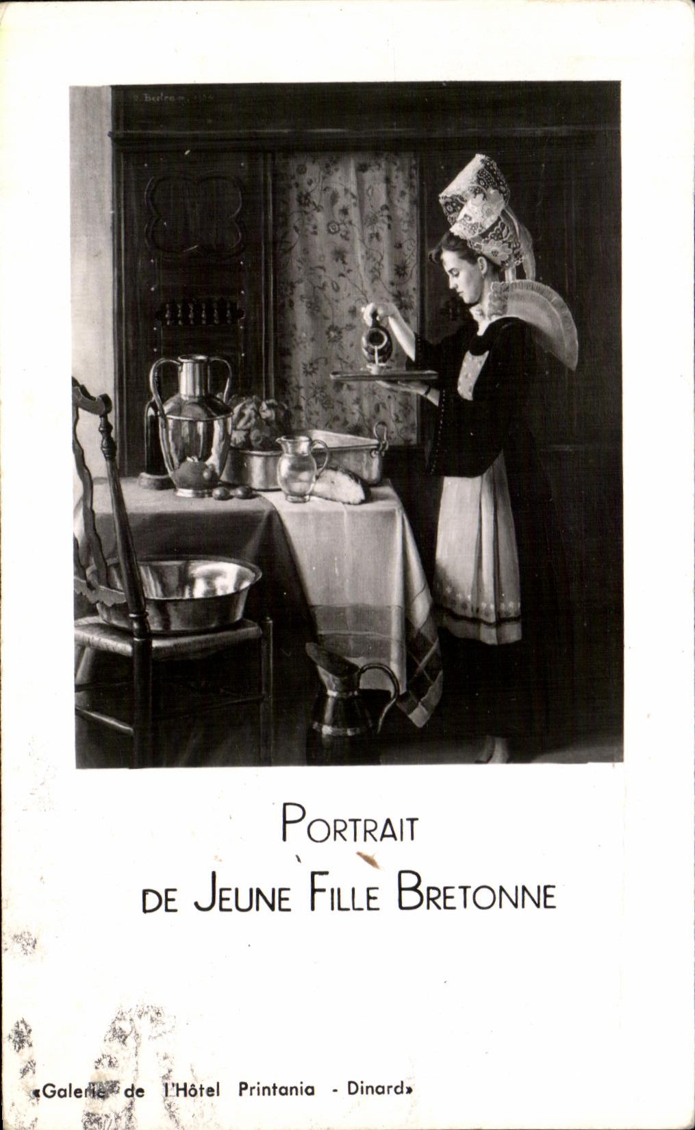 CPSM Portrait De Jeune Fille Bretonne Galerie De L'Hotel Printania Dinard