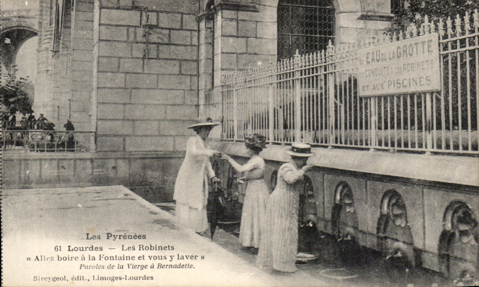 CPA the Pyrenees Lourdes the Taps drink In Pontaine And To wash You Parotes Of the Virgin there Bernadette has