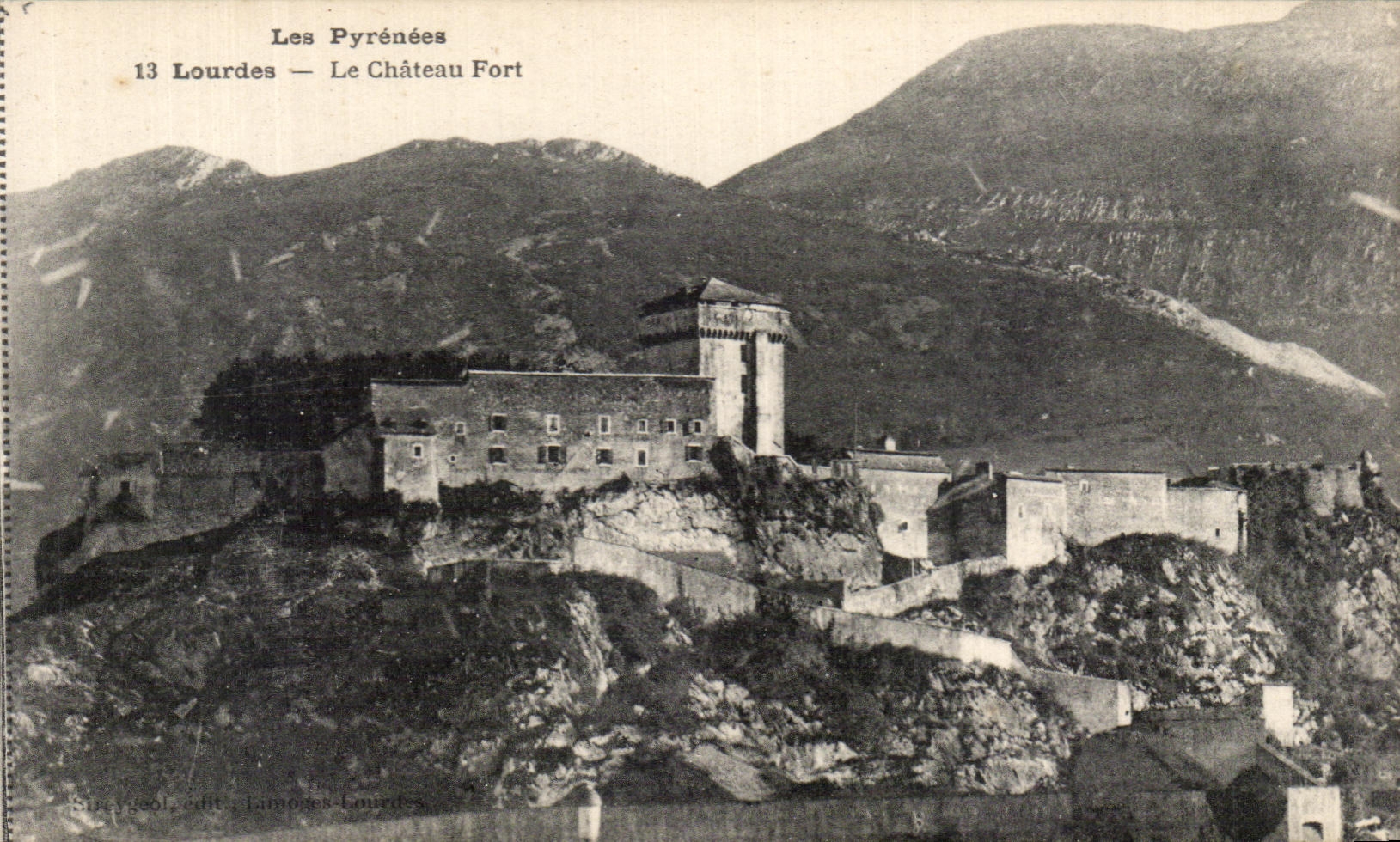 CPA Lourdes the Castle Fort
