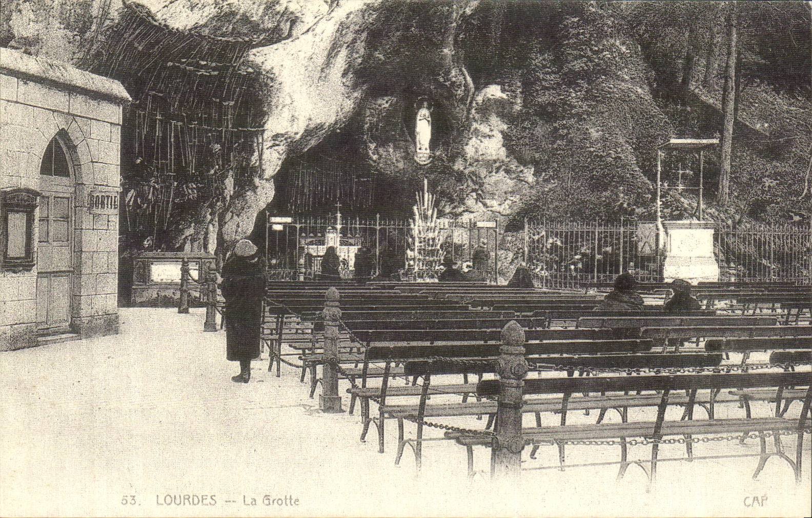 REPRO Lourdes the cave