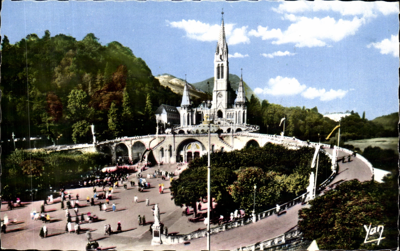 CPSM Lourdes the Basilica