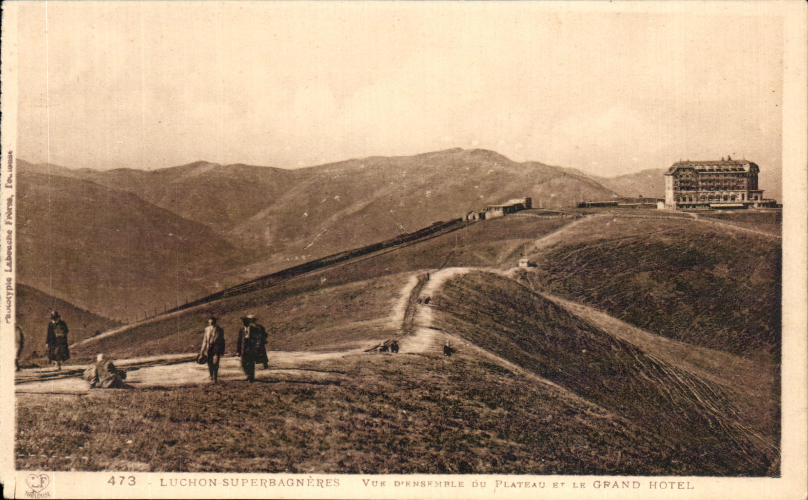 CPA Luchon Superbagneres Overall picture of the Plate and the Large Hotel