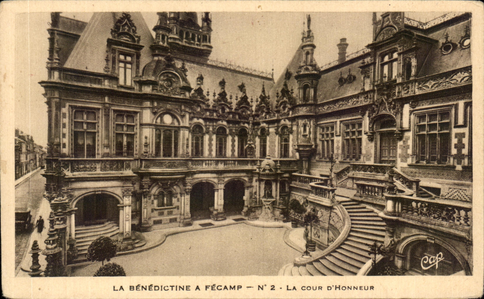 El benedictino de CPA tiene Fecamp el patio principal