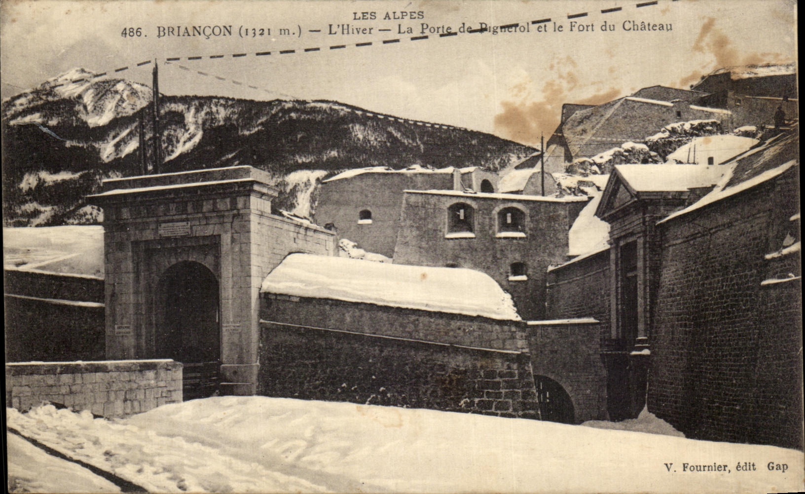 CPA Briançon el invierno la puerta de Bignerol y fortaleza del castillo