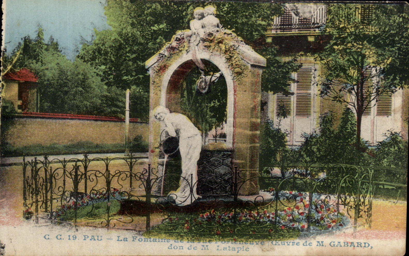 CPA Pau La Fontaine de la Vue Porteneuve Oeuvre de Gabard don de M Latapie