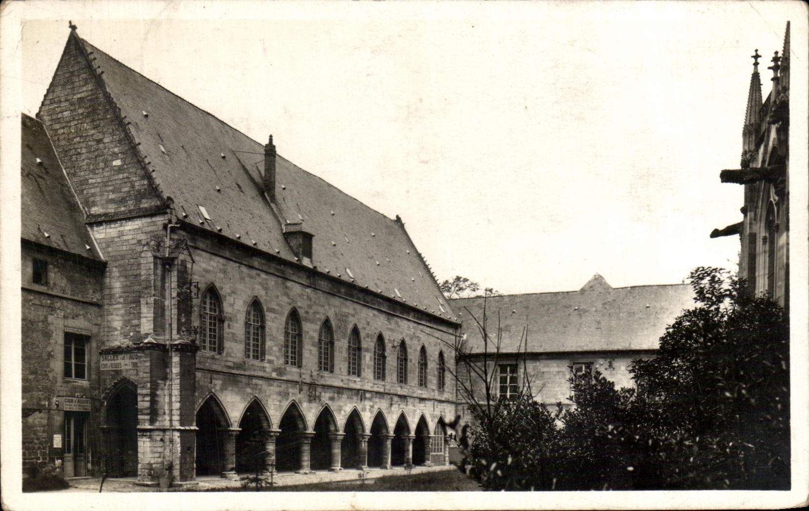 Picturesque CPA Laon Old Eveche