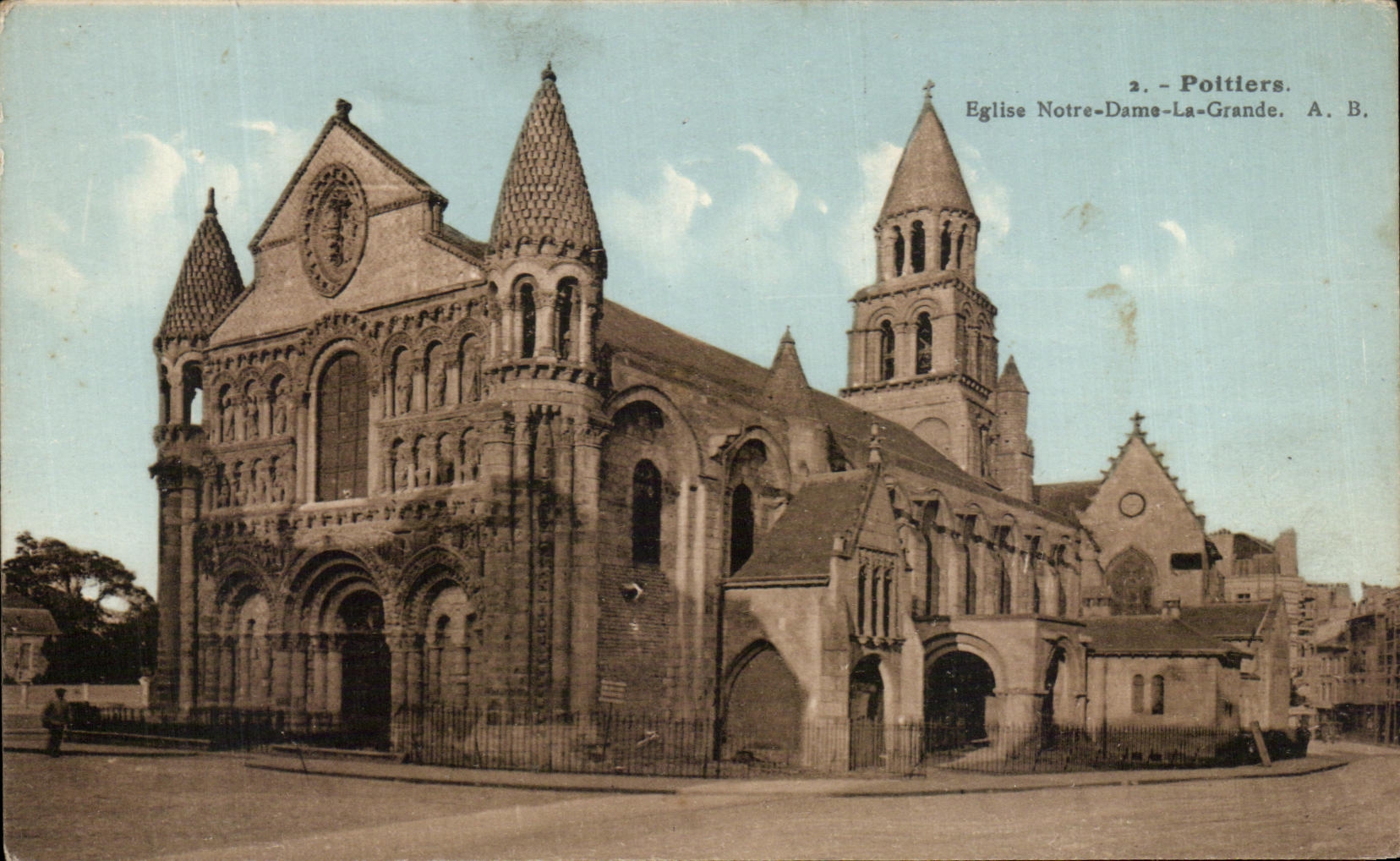 CPA Poltiers Eglise Notre Dame La Grande