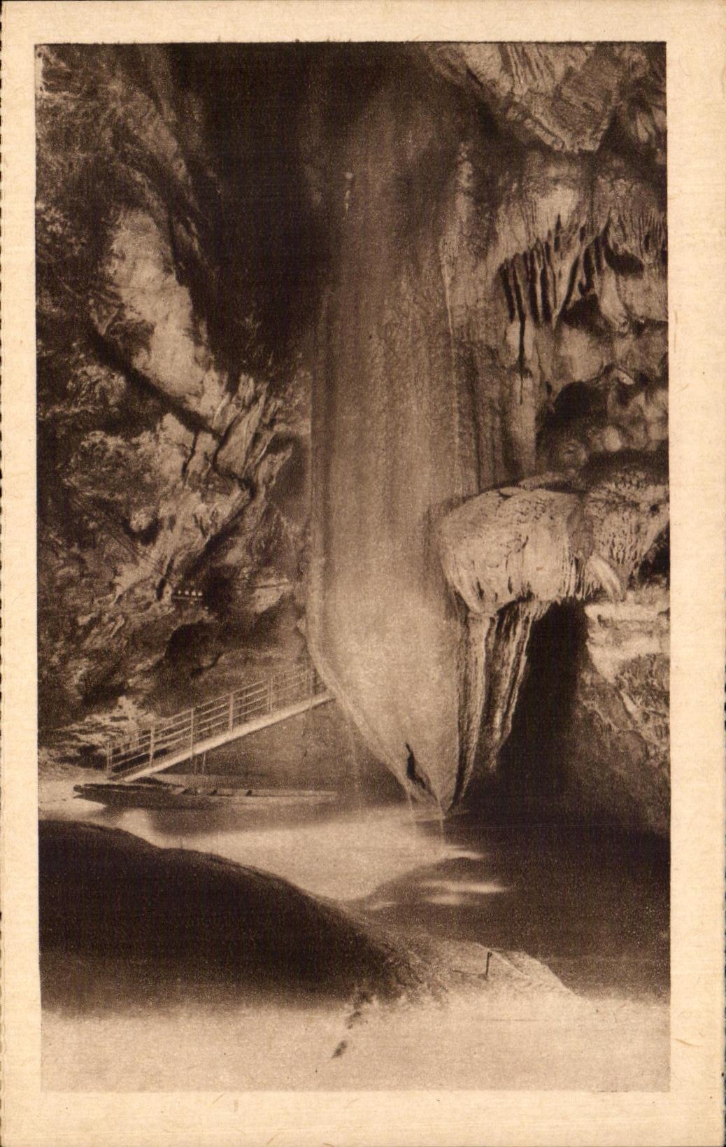 CPA Le Lot Illustre Padirac La Grande Pendeloque