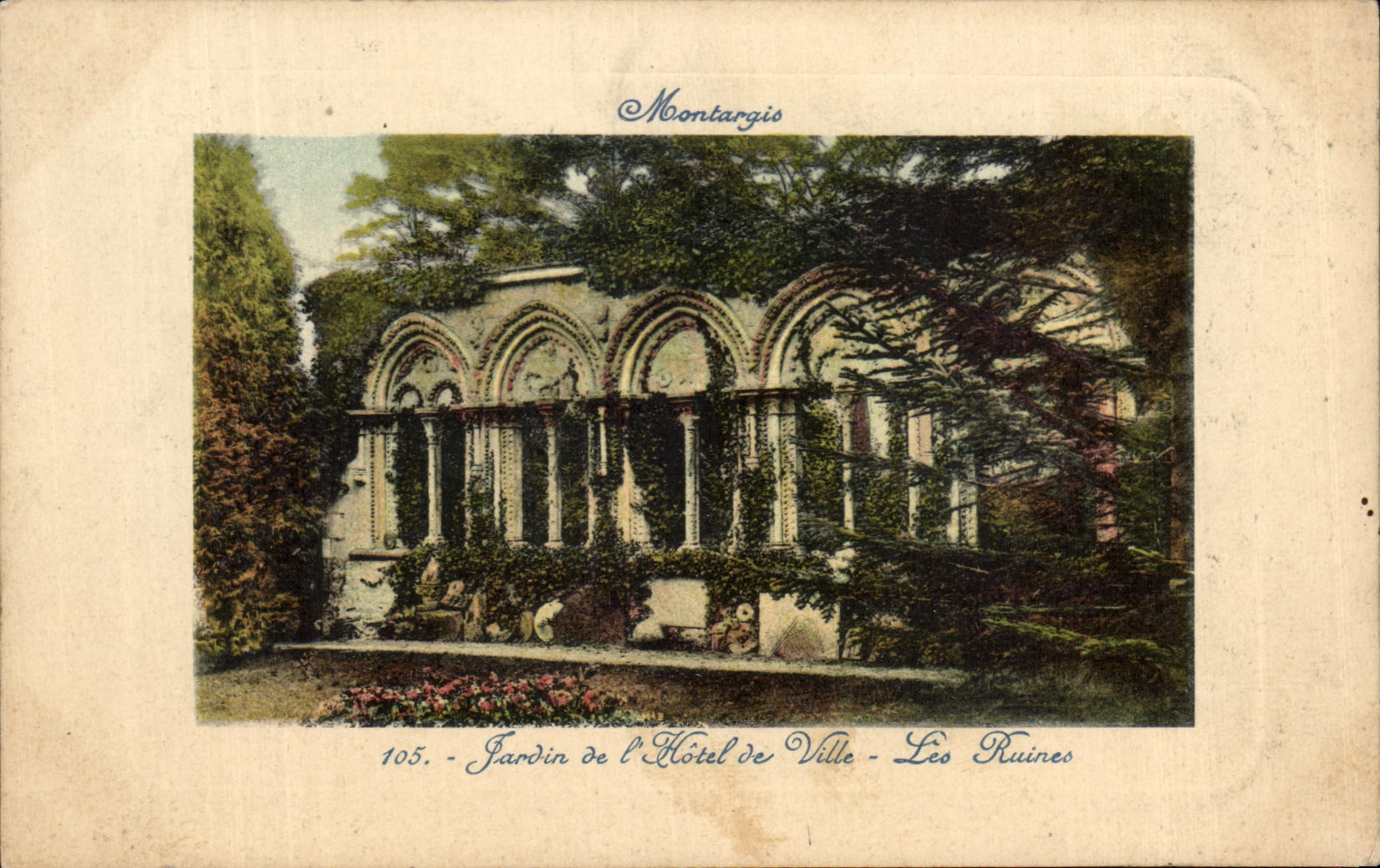 CPA Montargis Garden Of the Town hall Ruins