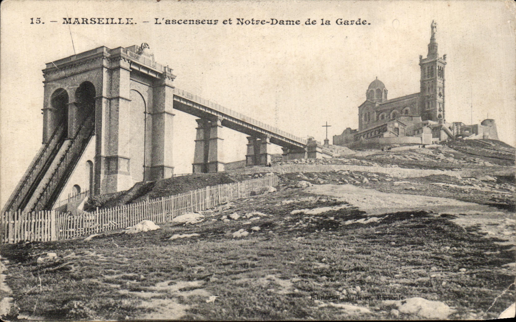CPA Marseille L'ascenseur et Notre Dame de la Garde