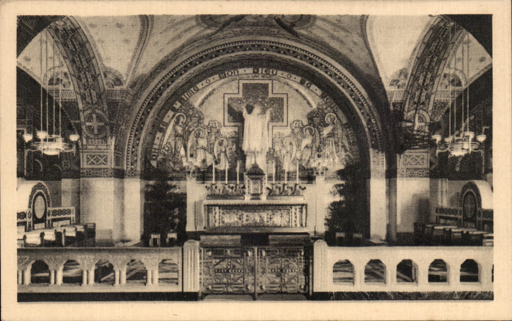CPA the Basilica De Lisieux the crypt Chorus
