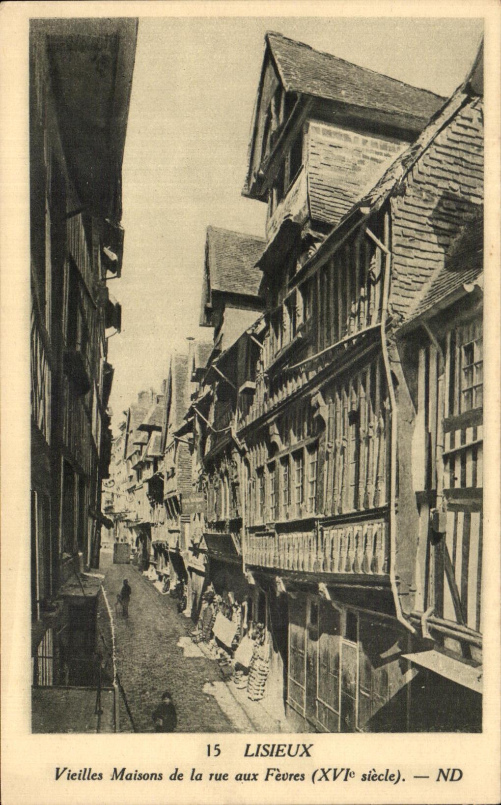 CPA Lisieux Old women Houses of the street to the Boilermen