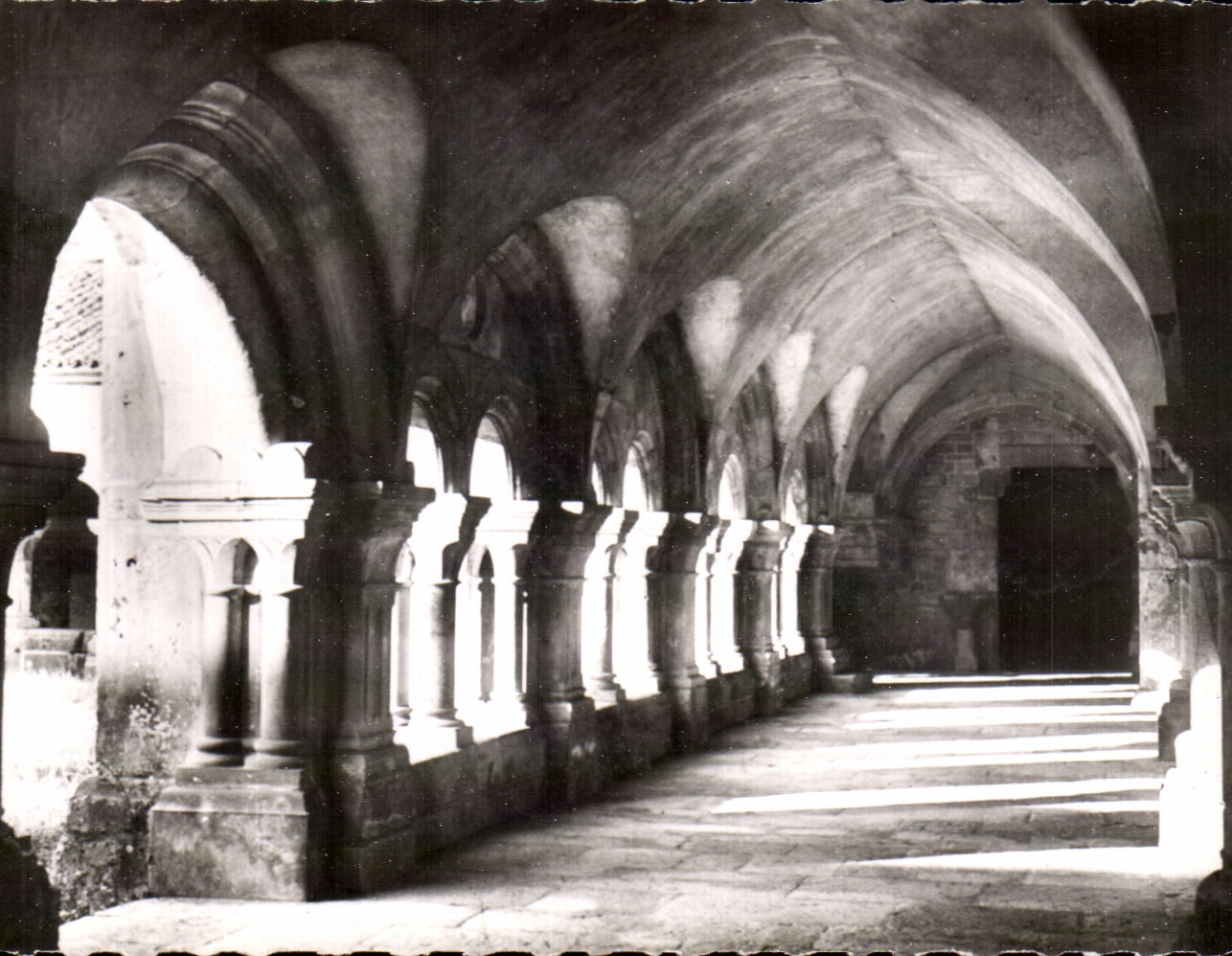 CPA Abbey of Fontenay Cloister