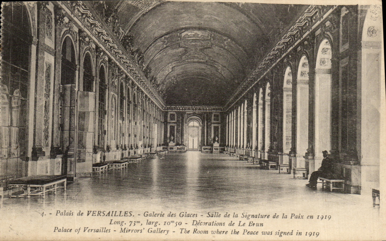 CPA Palais de versailles Galerie des Glaces Salle de la Signature de la Paix en Palace of Versailles Mirrors Gallery The