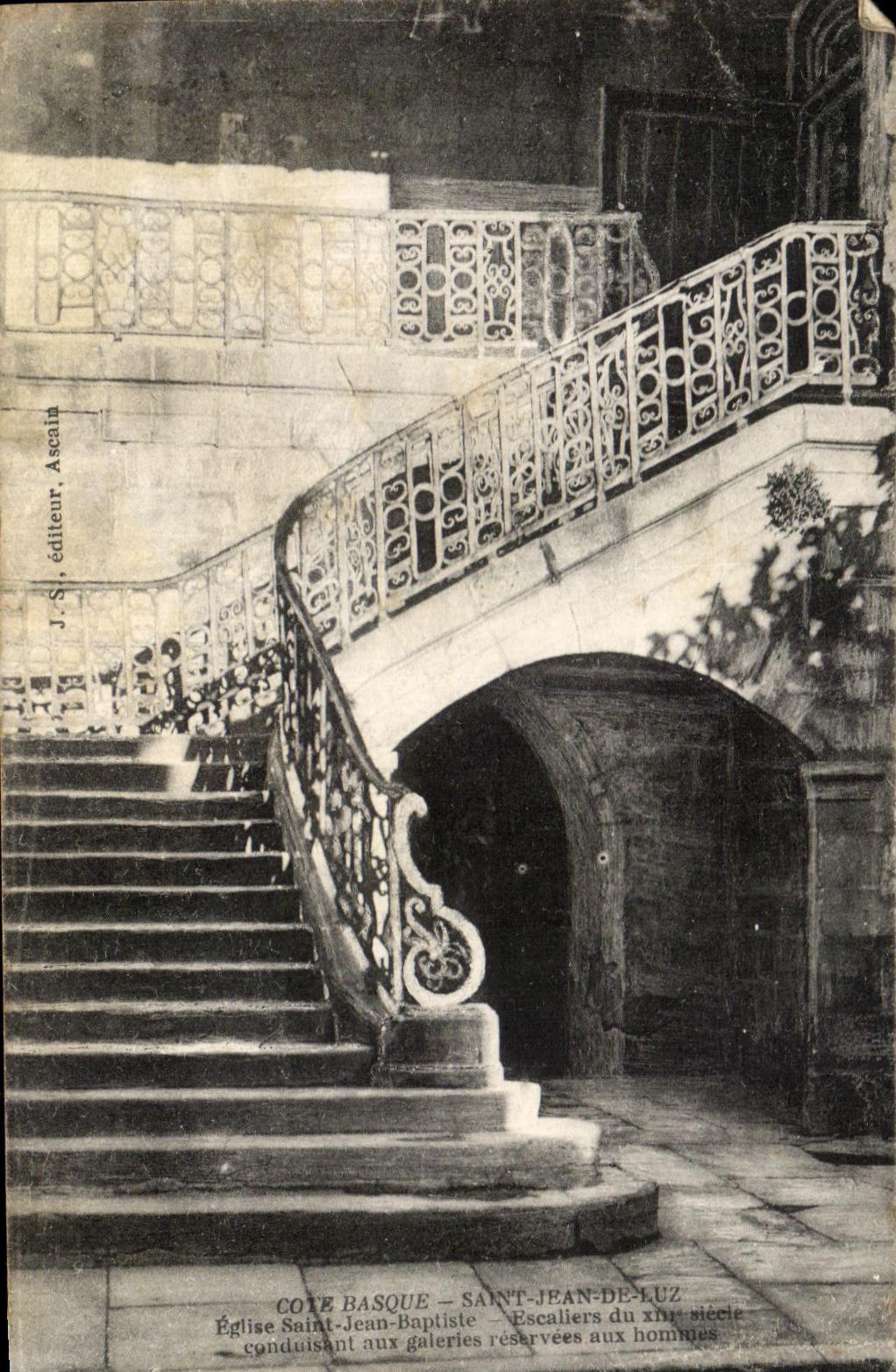 CPA Dimensions Saint Basque Jean De Luz Eglise Saint Jean Baptiste Escaliers