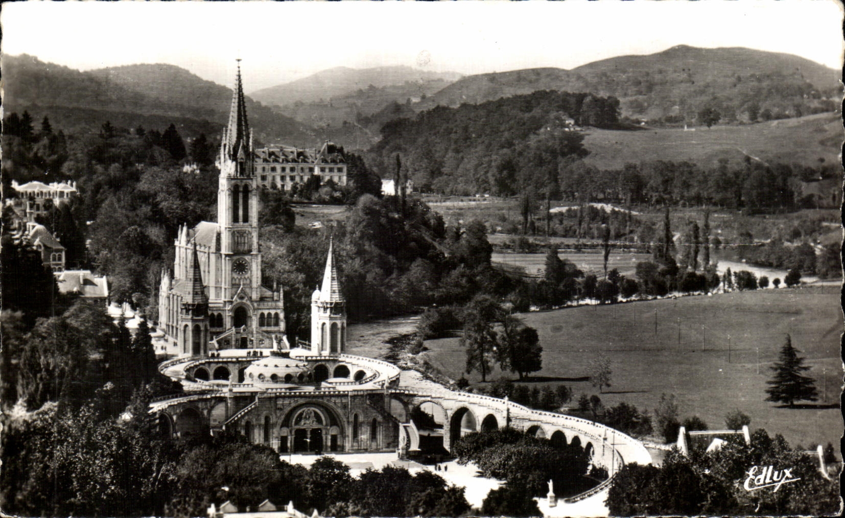 CPA Lourdes the basilica Seen Of the Castle Fort