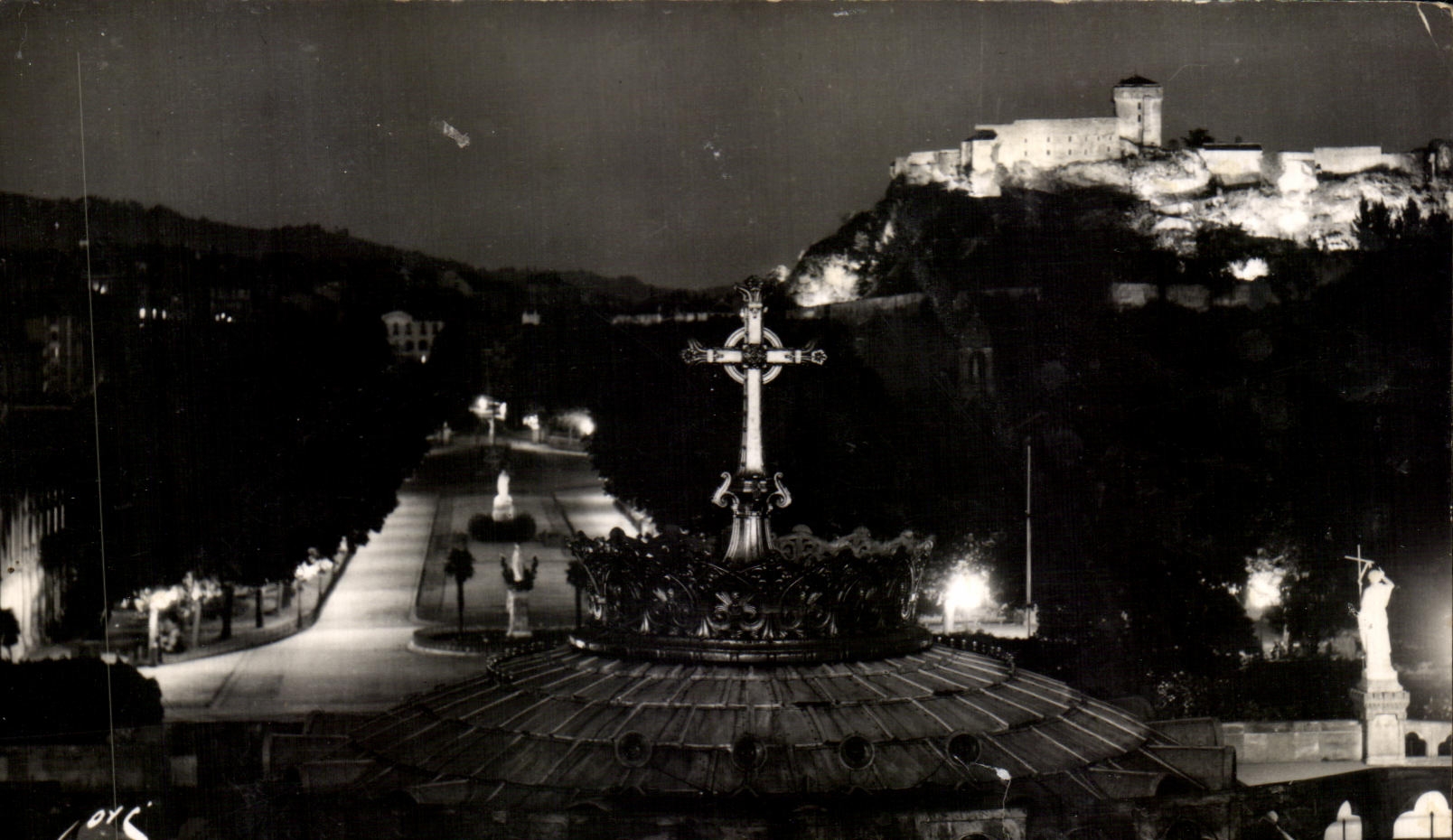 CPA Lourdes the Esplanade and the Castle Fort
