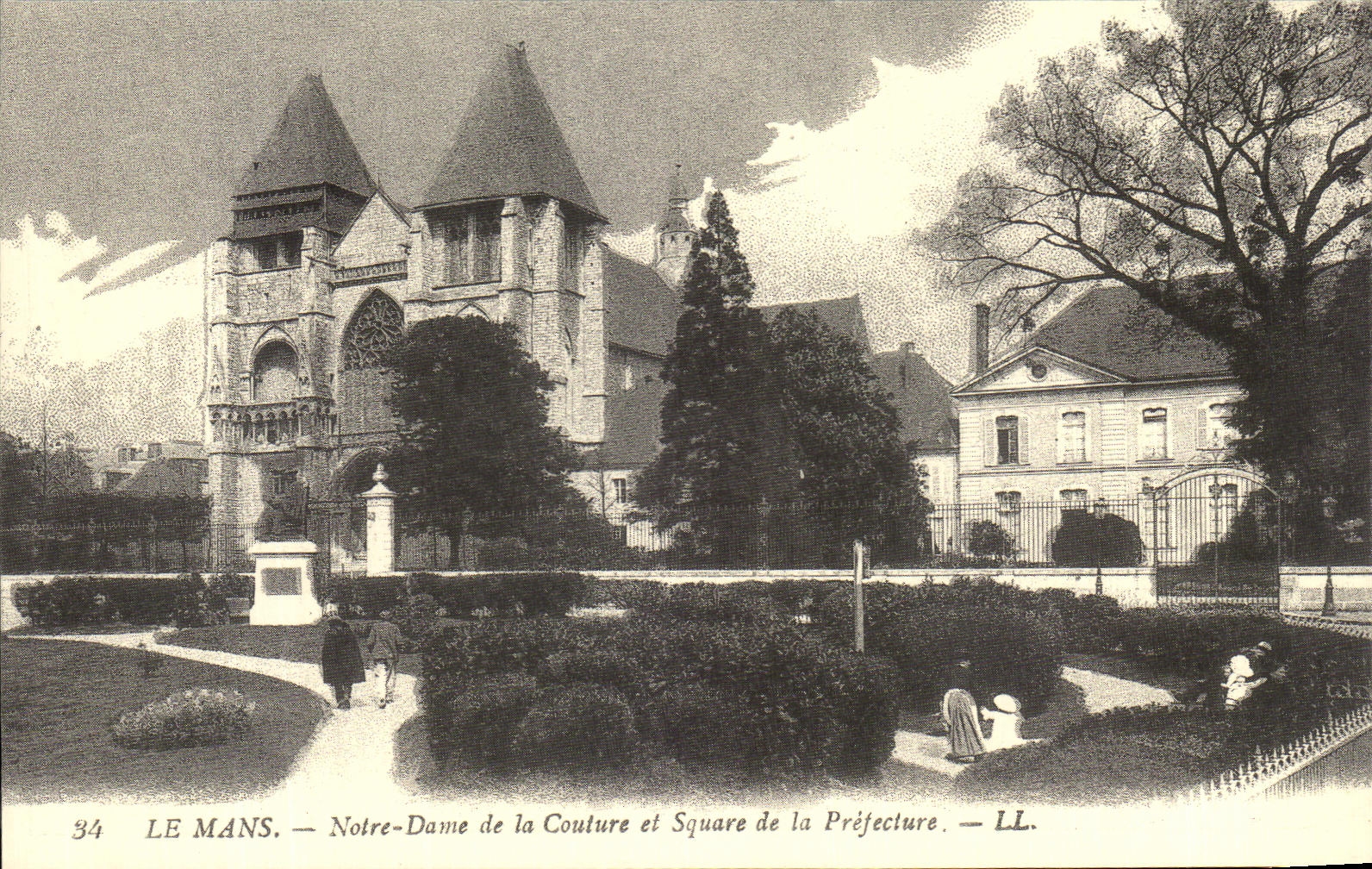 REPRO Mans Notre Dame of the Seam and Public garden of the Prefecture