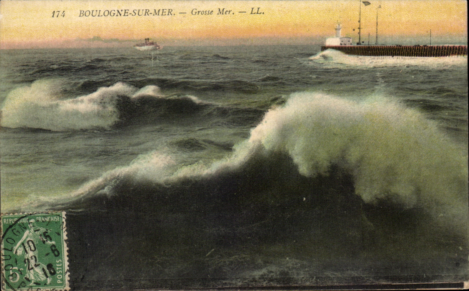 CPA Boulogne On Sea Heavy sea Boat