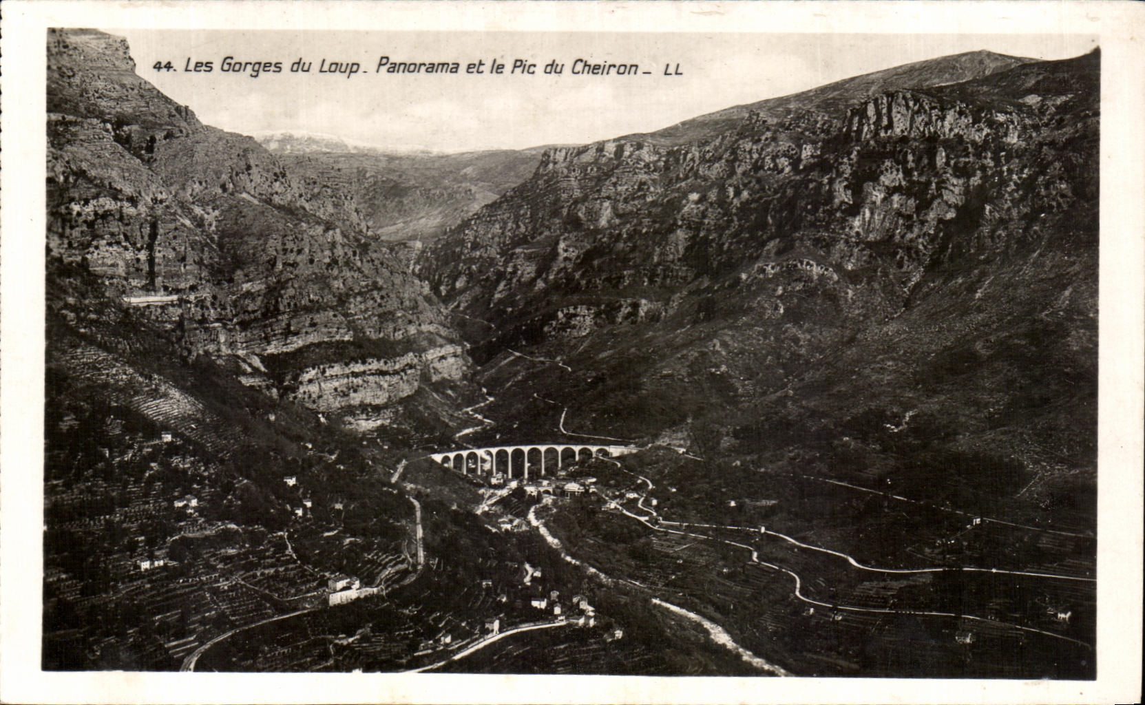 CPA Les Gorges Du Loup Panorama et le Pic du Cheiron