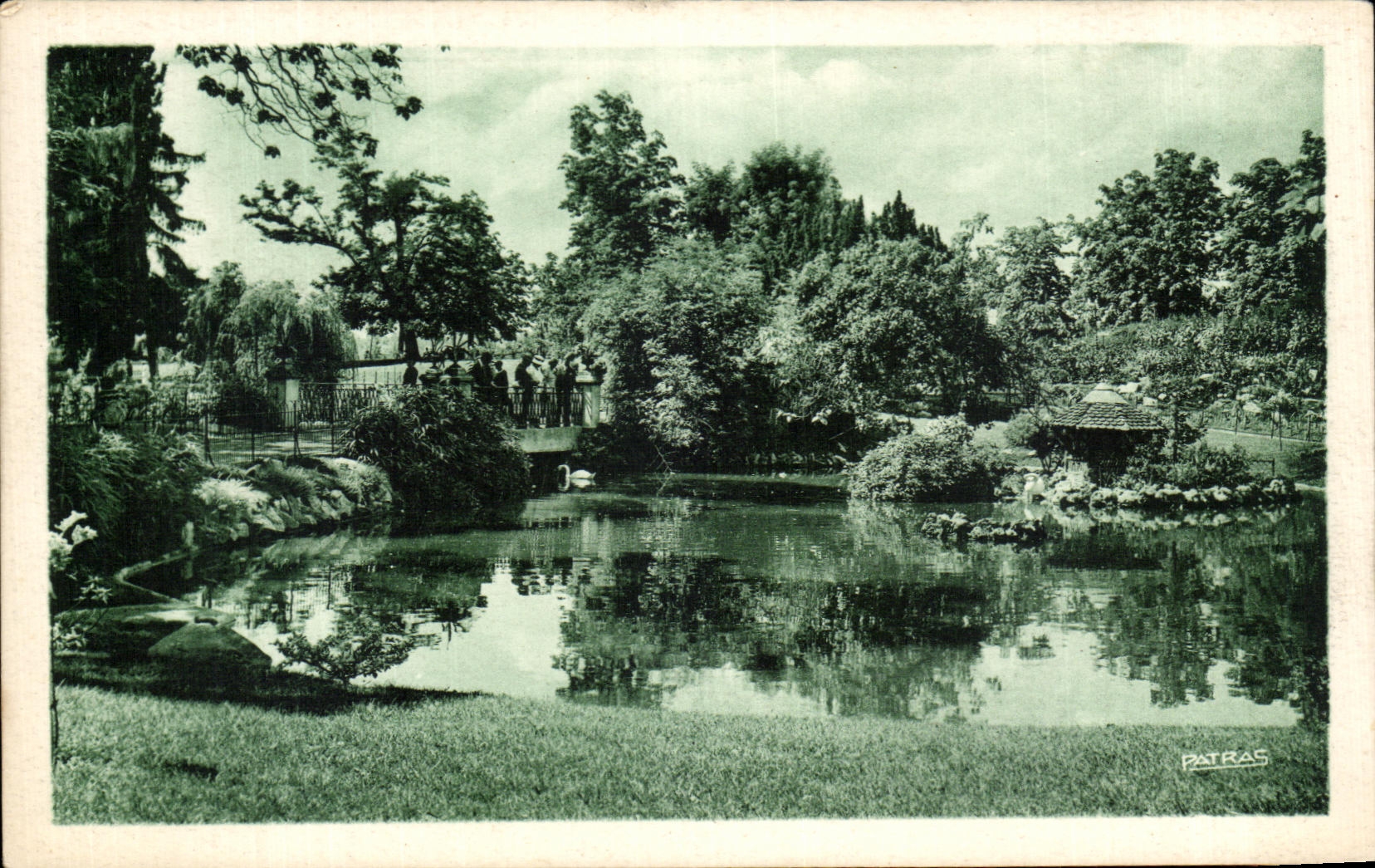 CPA Vichy In the new park