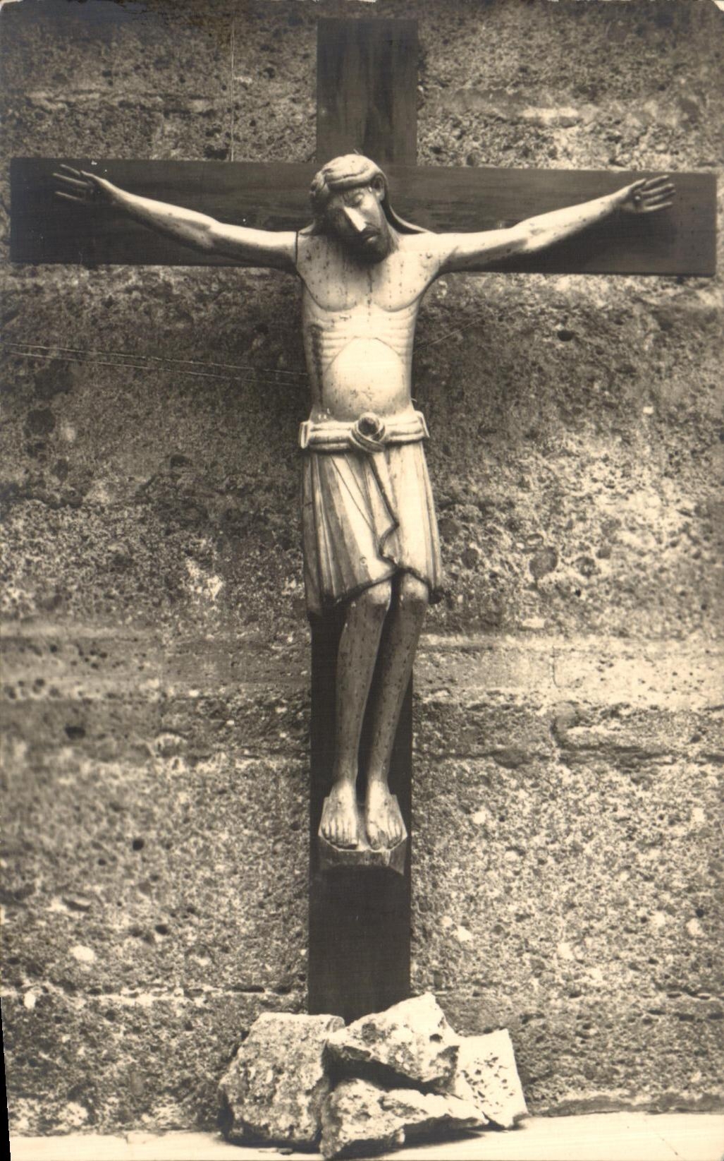 CPM Christ en croix 