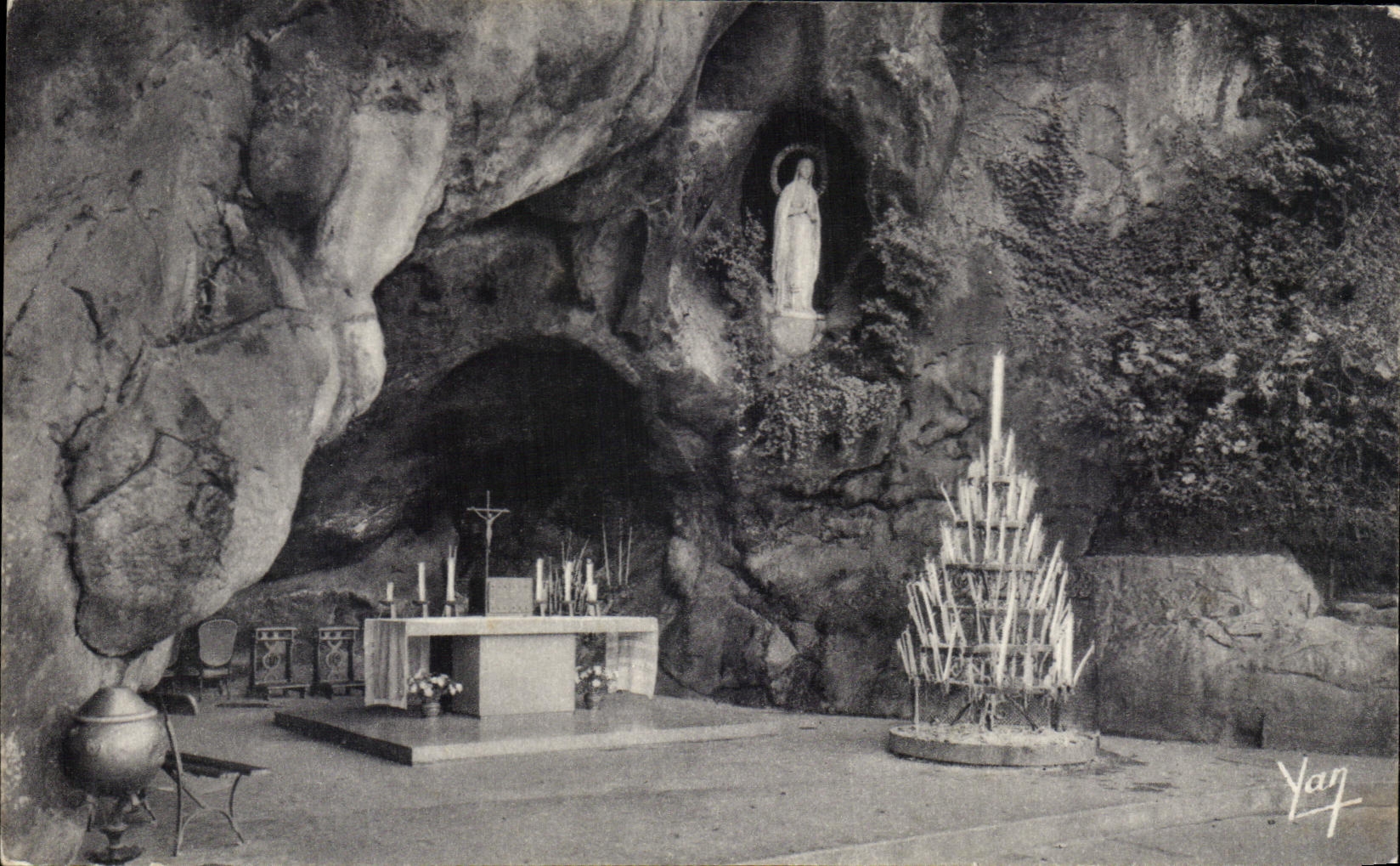 CPA Lourdes the miraculous cave