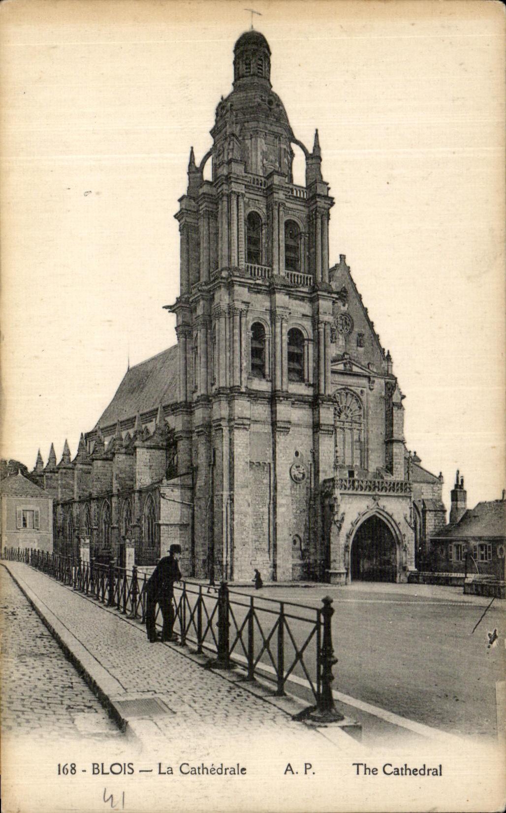 CPA Blois La Cathedrale 
