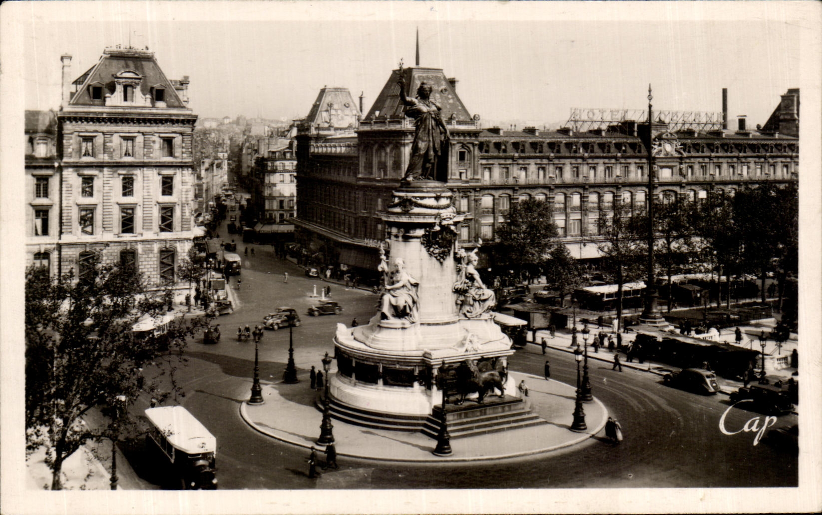 CPA Paris Places of Requblique