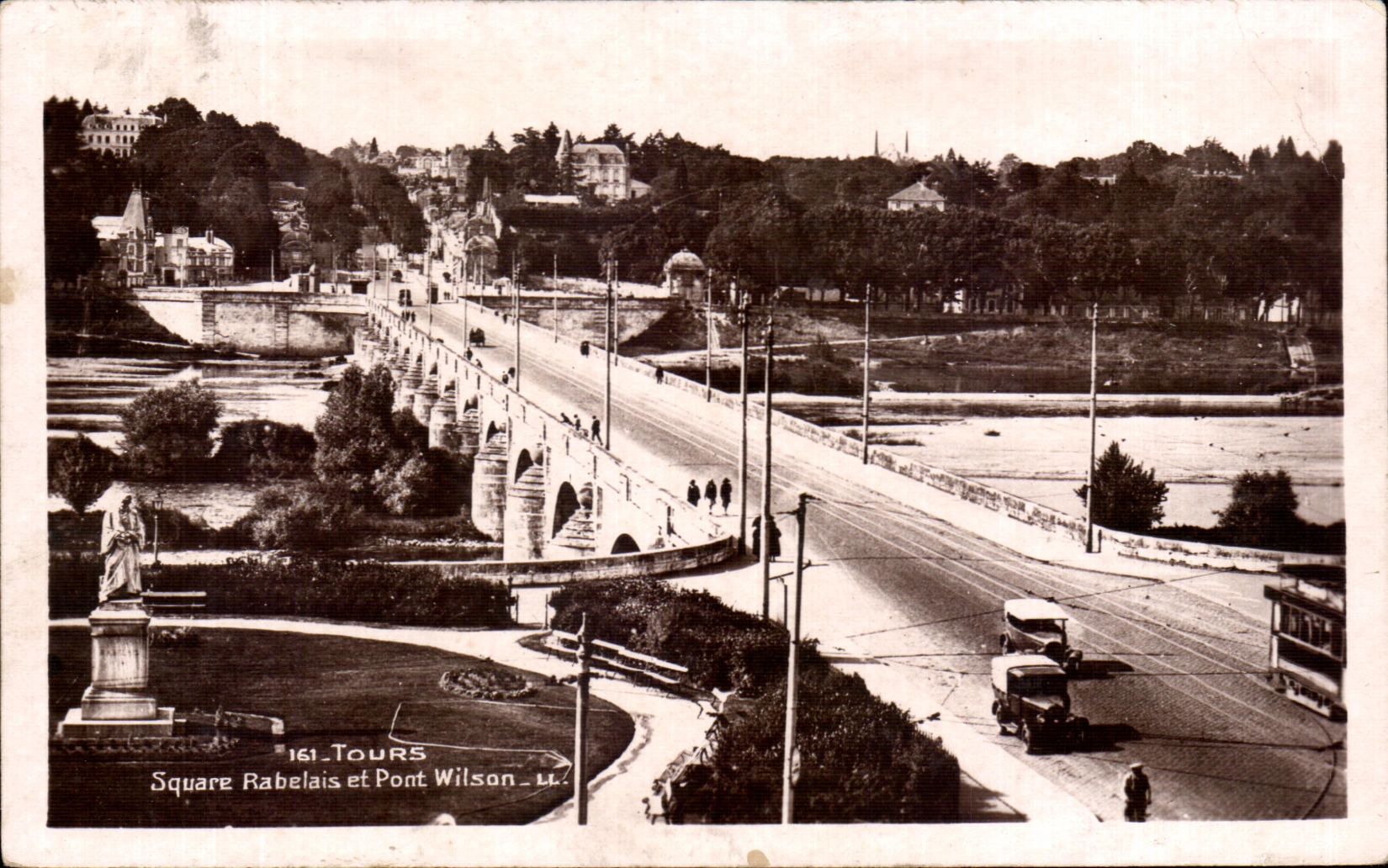 CPA Tours Square Rabelais et pont Wilson