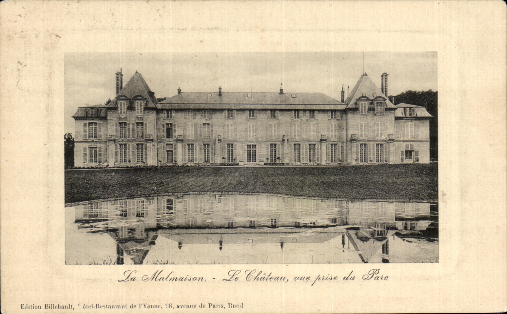 CPA Malmaison the Castle seen from of the Park