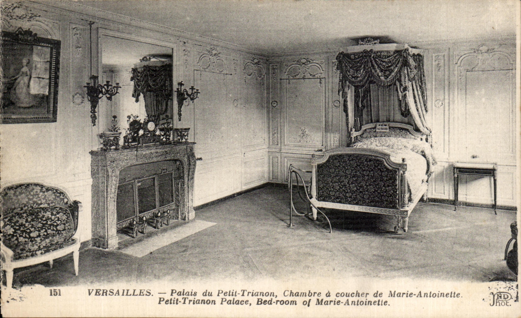 CPA Versailles Palais du Petit Trianon Chambre a coucher de Marie Antoinette