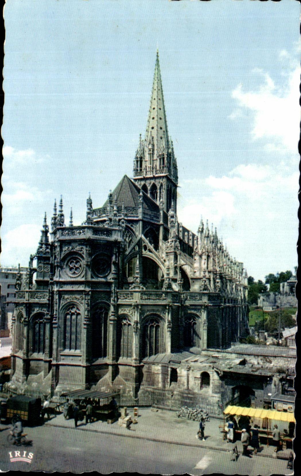 CPSM Caen L'eglise Saint Pierre Et La Place